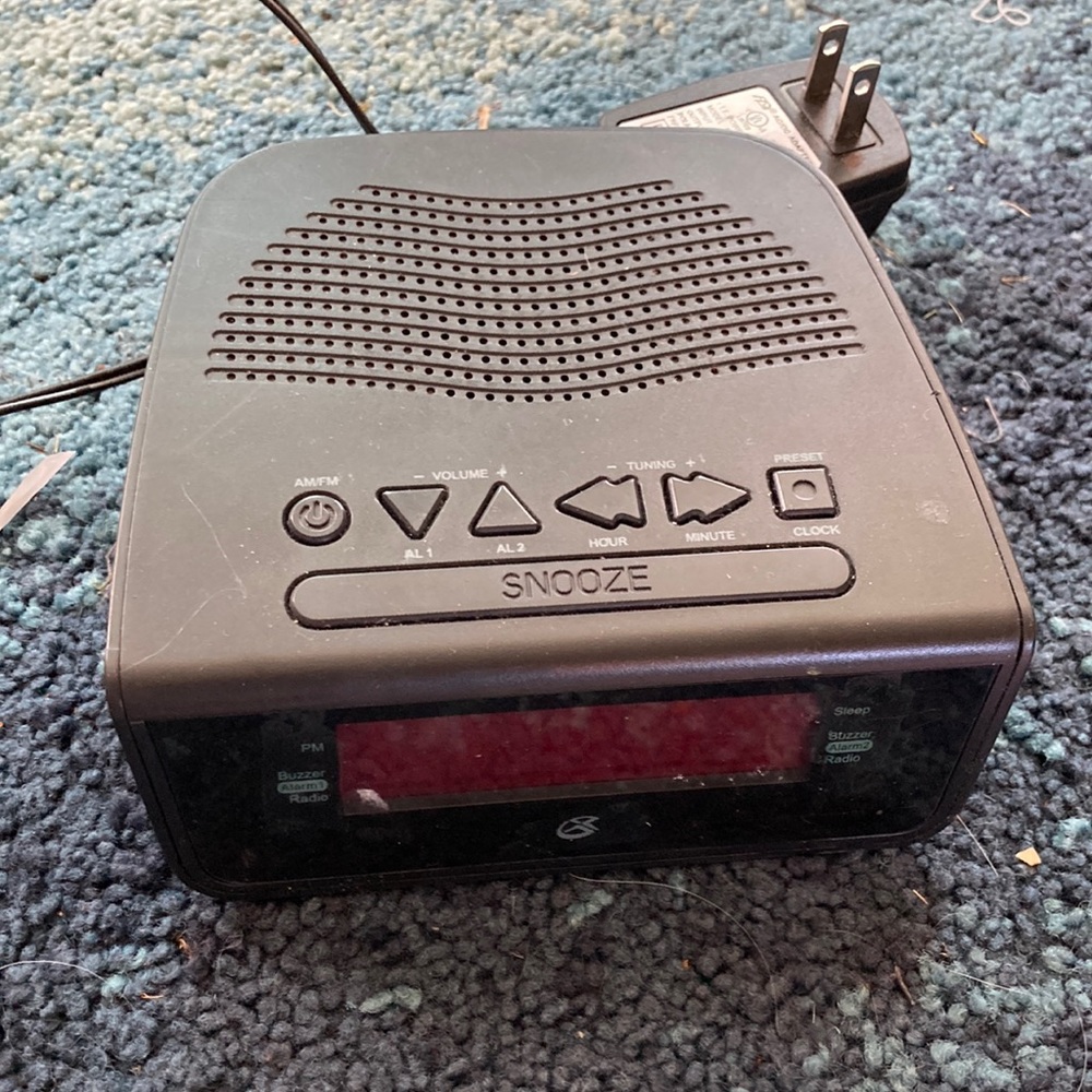 GPX clock radio with duel alarms
